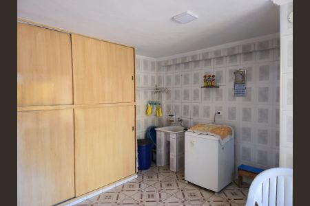 Casa à venda com 138m², 3 quartos e 3 vagasÁrea de Serviço