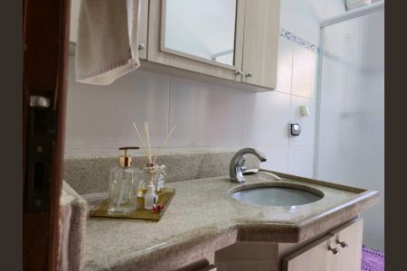 Casa à venda com 138m², 3 quartos e 3 vagasBanheiro Social 01