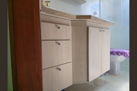 Casa à venda com 138m², 3 quartos e 3 vagasBanheiro Social 01