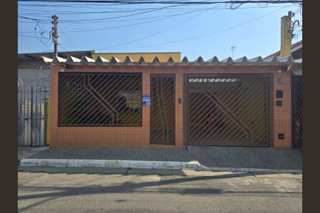 Casa à venda com 138m², 3 quartos e 3 vagasFachada