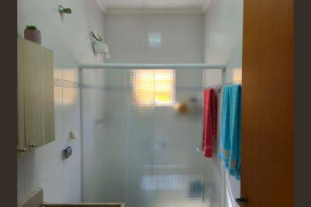 Casa à venda com 138m², 3 quartos e 3 vagasBanheiro Social 01