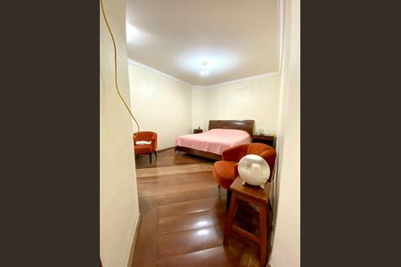 Casa à venda com 4 quartos, 380m² em Vila Lucia, São Paulo