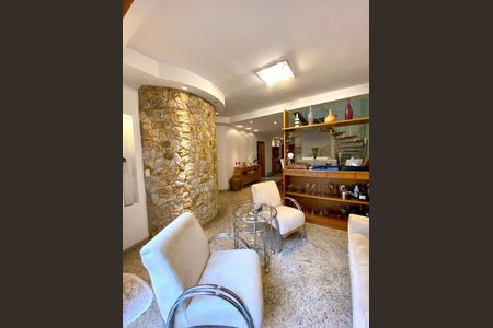 Casa à venda com 4 quartos, 380m² em Vila Lucia, São Paulo