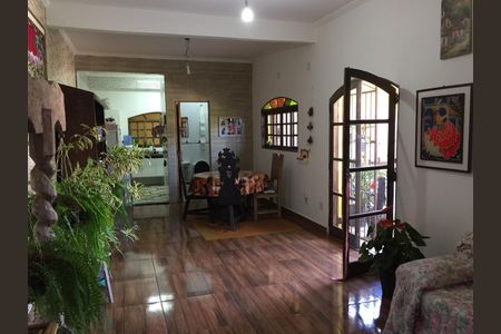 Sala de casa para alugar com 4 quartos, 500m² em Vila Aurea, Poá