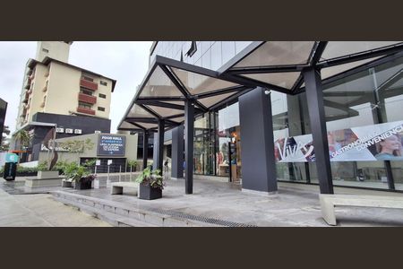 Apartamento para alugar com 61m², 2 quartos e 1 vaga Apartamento para alugar com 61m², 2 quartos e 1 vagaFachada