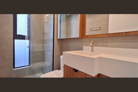 Banheiro de apartamento para alugar com 2 quartos, 61m² em Trindade, Florianópolis