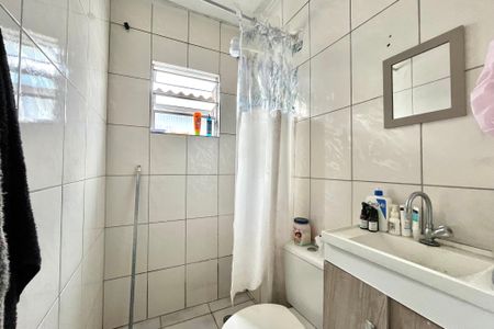 Casa à venda com 90m², 4 quartos e 1 vaga Casa à venda com 90m², 4 quartos e 1 vagaBanheiro 2