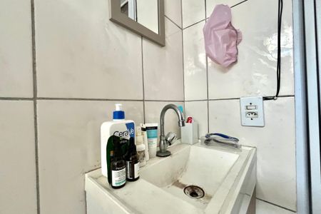 Casa à venda com 90m², 4 quartos e 1 vaga Casa à venda com 90m², 4 quartos e 1 vagaBanheiro 2