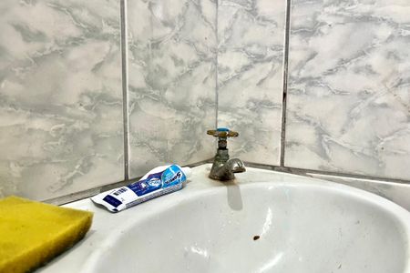 Casa à venda com 90m², 4 quartos e 1 vaga Casa à venda com 90m², 4 quartos e 1 vagaBanheiro 3