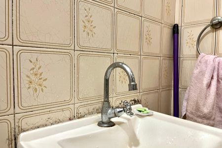 Casa à venda com 90m², 4 quartos e 1 vaga Casa à venda com 90m², 4 quartos e 1 vagaBanheiro 1