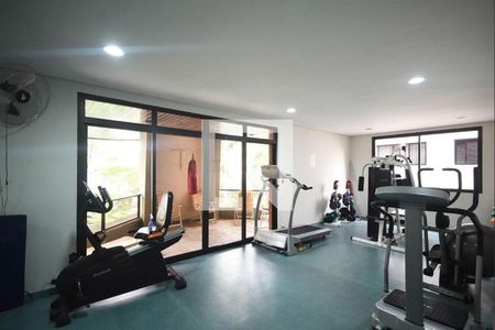 Apartamento à venda com 198m², 3 quartos e 4 vagas Apartamento à venda com 198m², 3 quartos e 4 vagasÁrea comum - Academia
