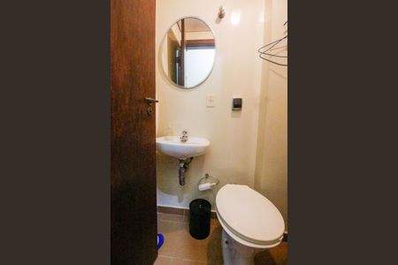 Apartamento à venda com 198m², 3 quartos e 4 vagasBanheiro de serviço