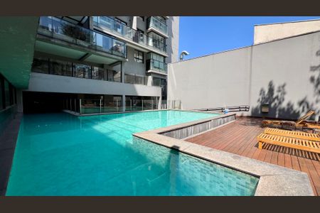 Studio para alugar com 40m², 1 quarto e 1 vagaPiscina