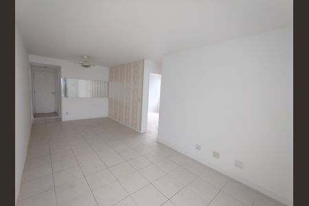 Sala de apartamento para alugar com 2 quartos, 77m² em Barra da Tijuca, Rio de Janeiro