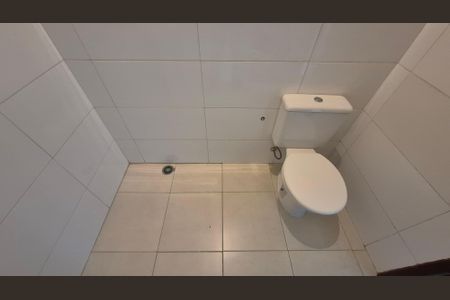 Casa à venda com 131m², 2 quartos e 2 vagas Casa à venda com 131m², 2 quartos e 2 vagasBanheiro da suíte