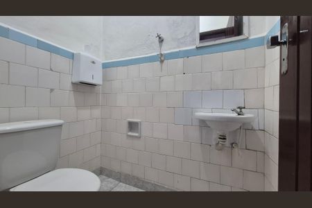 Casa à venda com 131m², 2 quartos e 2 vagas Casa à venda com 131m², 2 quartos e 2 vagasBanheiro