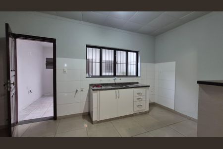 Casa à venda com 131m², 2 quartos e 2 vagas Casa à venda com 131m², 2 quartos e 2 vagasCozinha