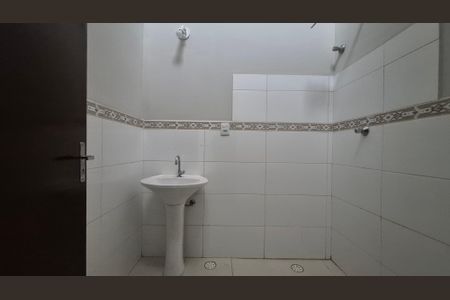 Casa à venda com 131m², 2 quartos e 2 vagas Casa à venda com 131m², 2 quartos e 2 vagasBanheiro