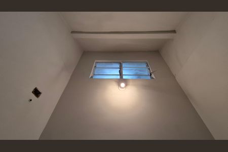 Casa à venda com 131m², 2 quartos e 2 vagas Casa à venda com 131m², 2 quartos e 2 vagasBanheiro da suíte