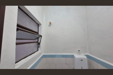 Casa à venda com 131m², 2 quartos e 2 vagas Casa à venda com 131m², 2 quartos e 2 vagasBanheiro