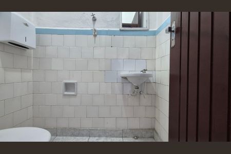 Casa à venda com 131m², 2 quartos e 2 vagas Casa à venda com 131m², 2 quartos e 2 vagasBanheiro