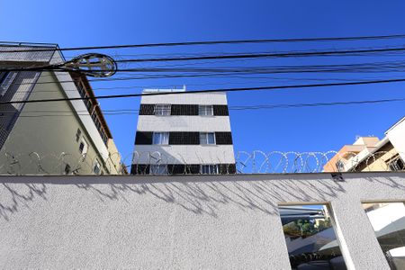 Apartamento à venda com 38m², 2 quartos e 1 vaga Apartamento à venda com 38m², 2 quartos e 1 vagaFachada