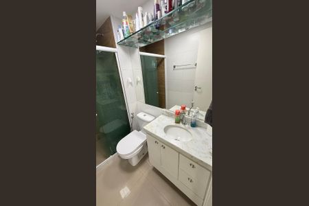 Apartamento à venda com 71m², 3 quartos e 1 vaga Apartamento à venda com 71m², 3 quartos e 1 vagaBanheiro Social