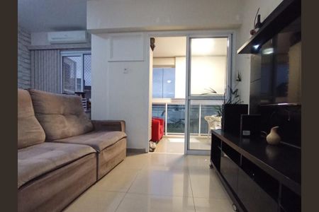 Apartamento à venda com 71m², 3 quartos e 1 vaga Apartamento à venda com 71m², 3 quartos e 1 vagaSala