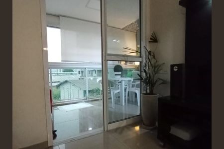 Apartamento à venda com 71m², 3 quartos e 1 vaga Apartamento à venda com 71m², 3 quartos e 1 vagaSala