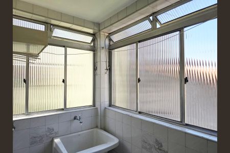 Apartamento à venda com 67m², 2 quartos e 1 vagaÁrea de Serviço