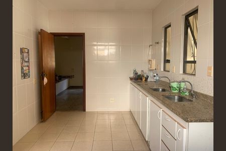 Casa à venda com 3 quartos, 290m² em Santa Monica, Belo Horizonte