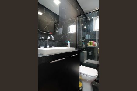 Apartamento à venda com 70m², 2 quartos e 2 vagasBanheiro da suíte