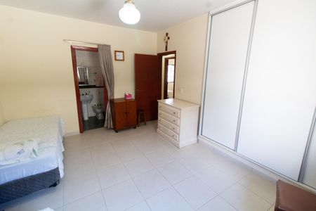 Casa à venda com 192m², 3 quartos e 3 vagasSUITE
