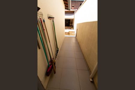 Casa à venda com 192m², 3 quartos e 3 vagasÁREA EXTERNA LATERAL