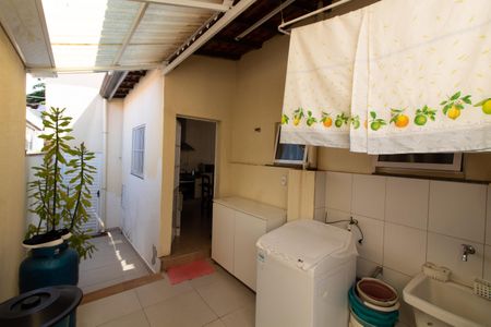 Casa à venda com 192m², 3 quartos e 3 vagasÁREA DE SERVIÇO