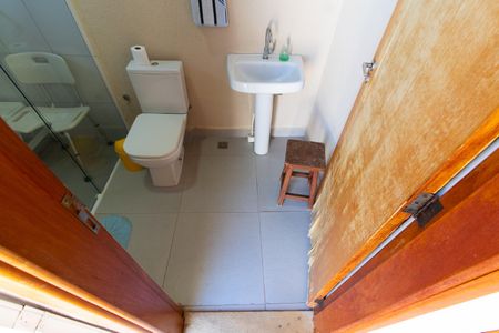 Casa à venda com 192m², 3 quartos e 3 vagasBANHEIRO ÁREA EXTERNA FUNDOS