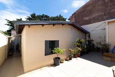 Casa à venda com 192m², 3 quartos e 3 vagasÁREA EXTERNA FUNDOS