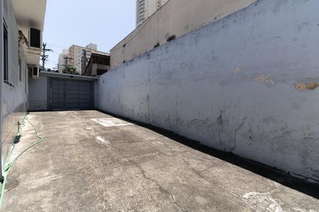 Casa à venda com 201m², 2 quartos e 7 vagas Casa à venda com 201m², 2 quartos e 7 vagasGaragem