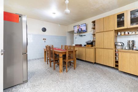 Casa à venda com 201m², 2 quartos e 7 vagas Casa à venda com 201m², 2 quartos e 7 vagasCozinha