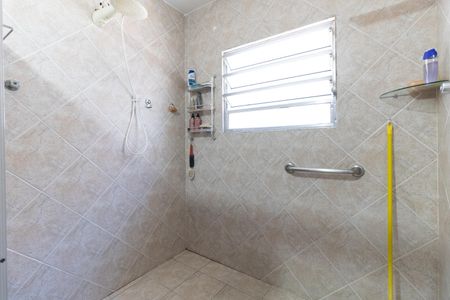 Casa à venda com 201m², 2 quartos e 7 vagas Casa à venda com 201m², 2 quartos e 7 vagasBanheiro Social