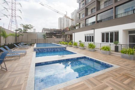 Studio para alugar com 36m², 1 quarto e sem vaga Studio para alugar com 36m², 1 quarto e sem vagaPiscina