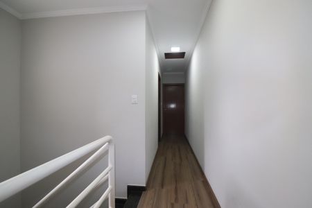 Casa à venda com 171m², 3 quartos e 3 vagasCorredor 