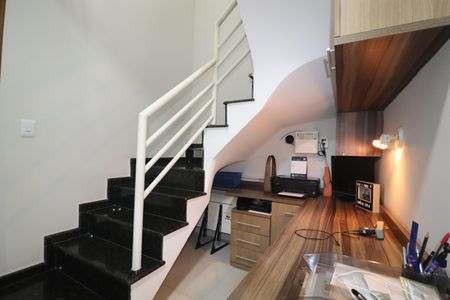 Casa à venda com 171m², 3 quartos e 3 vagasEscritório