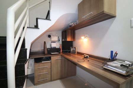 Casa à venda com 171m², 3 quartos e 3 vagasEscritório