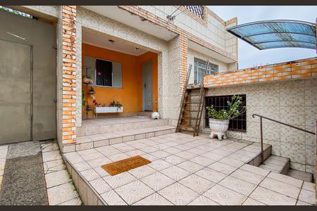 Casa à venda com 206m², 2 quartos e 4 vagasEntrada