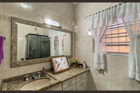 Casa à venda com 206m², 2 quartos e 4 vagasBanheiro