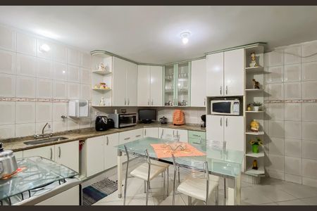 Casa à venda com 206m², 2 quartos e 4 vagasCozinha