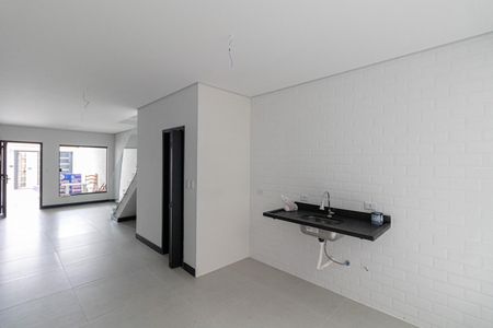 Casa à venda com 100m², 3 quartos e 2 vagas Casa à venda com 100m², 3 quartos e 2 vagasSala/Cozinha