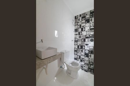 Casa à venda com 100m², 3 quartos e 2 vagas Casa à venda com 100m², 3 quartos e 2 vagasBanheiro Suíte 1