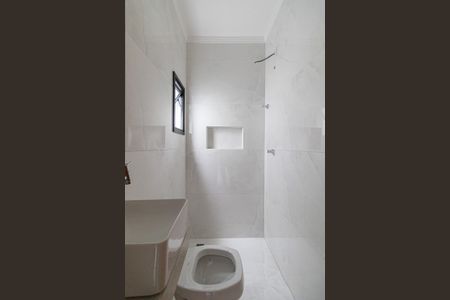 Casa à venda com 100m², 3 quartos e 2 vagas Casa à venda com 100m², 3 quartos e 2 vagasBanheiro Suíte 2